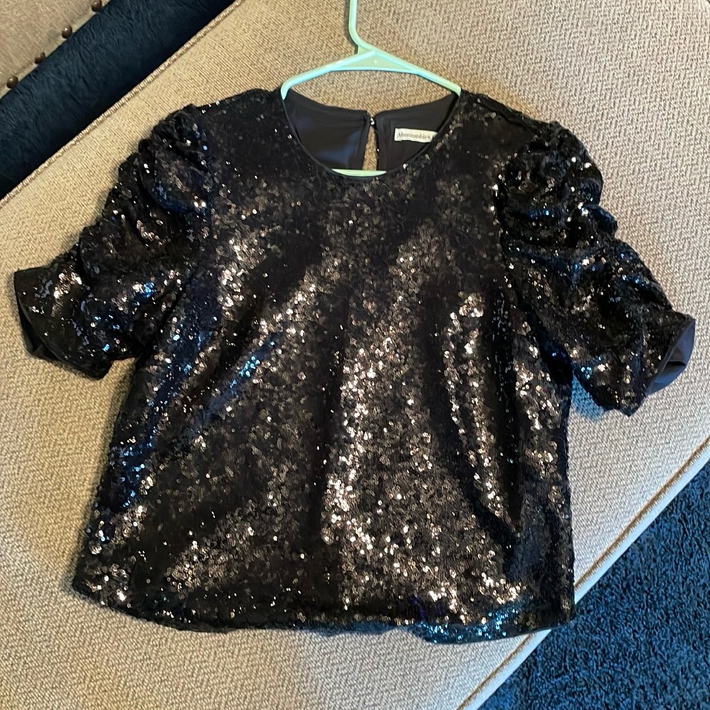 Beautiful Like-New Abercrombie & Fitch sequin top